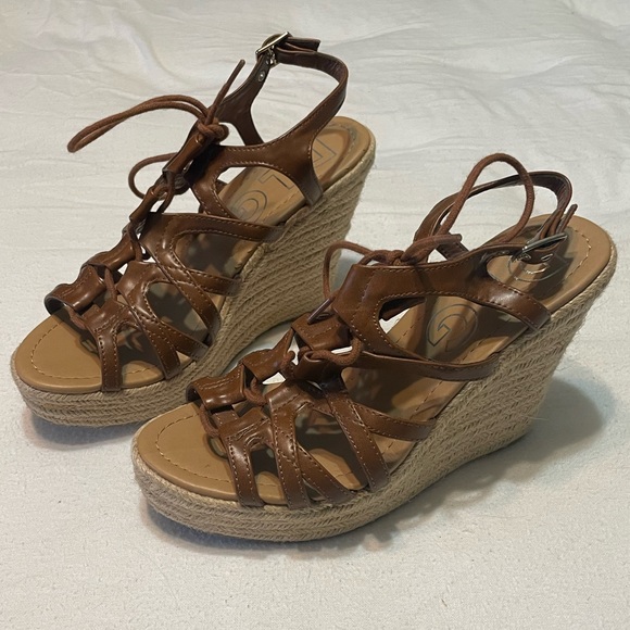 Brown wedges✨ - Picture 2 of 9